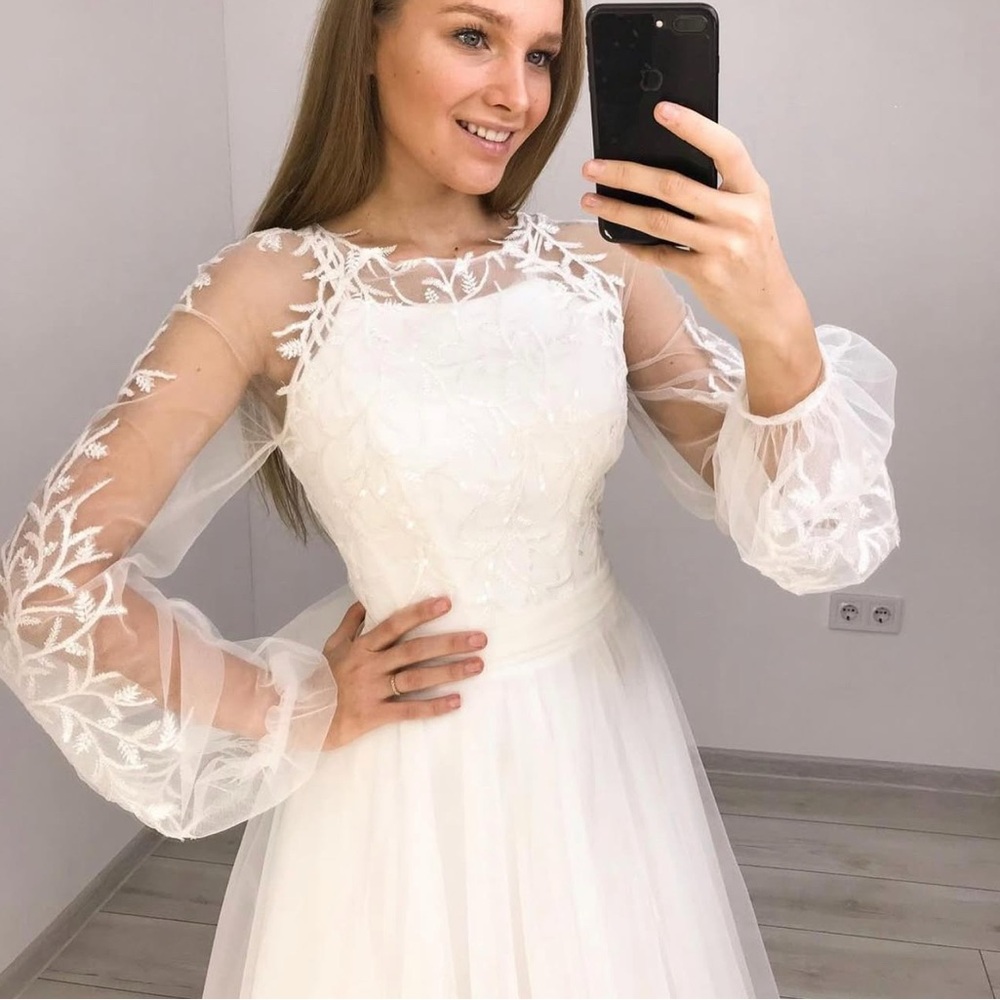 Stunning 2-piece wedding gown!